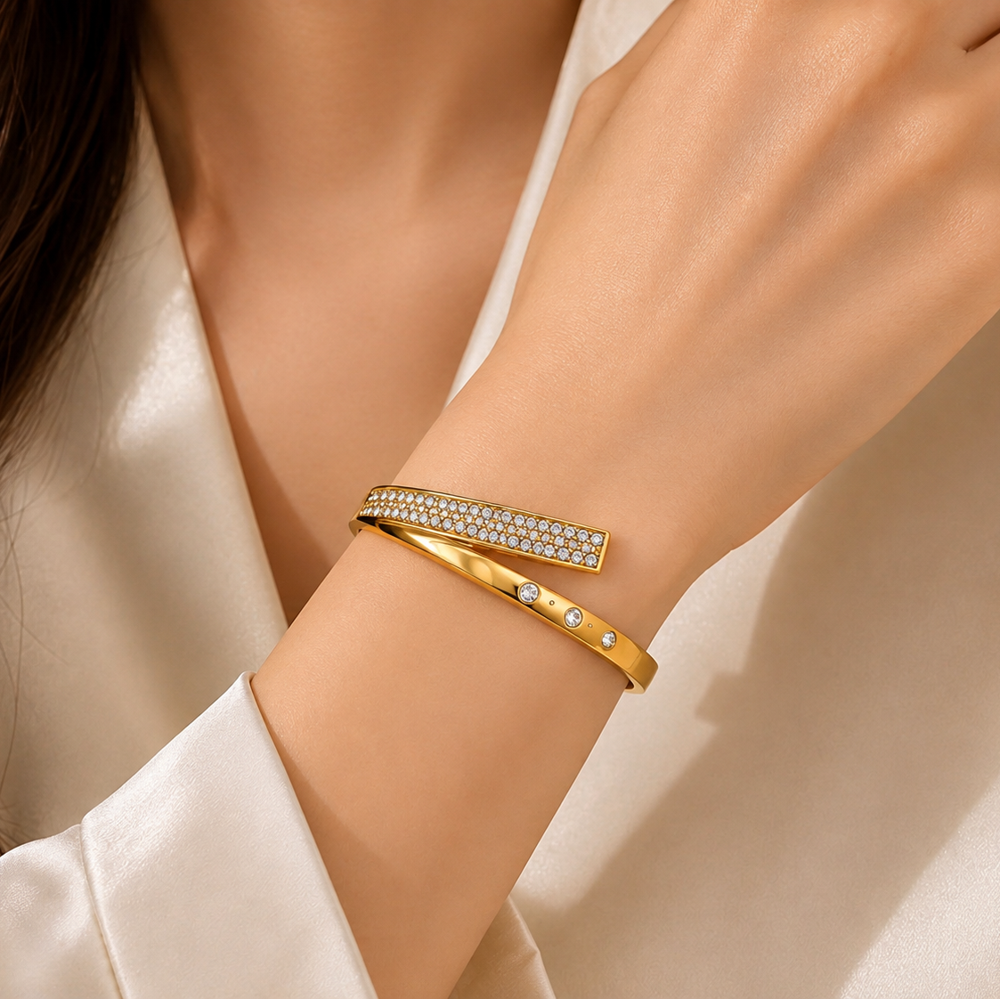 Stone cuff Golden Bracelet