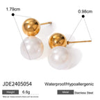 Gold Stud Earrings with Pearl - Susan