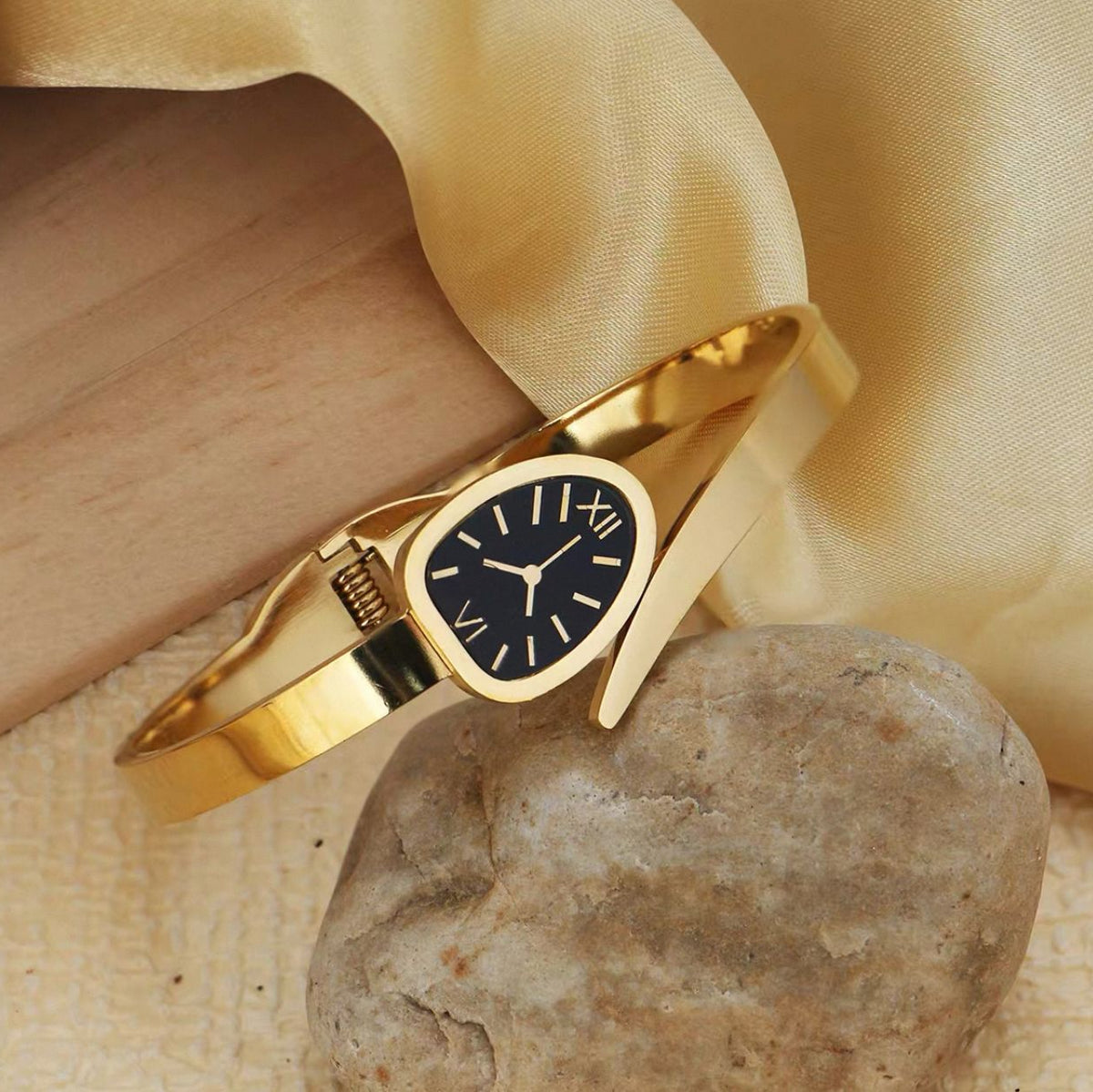 Unique Korean Style Kara