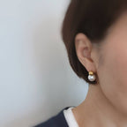 Gold Stud Earrings with Pearl - Susan